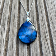 Pendentif en Labradorite Bleue « Protection »