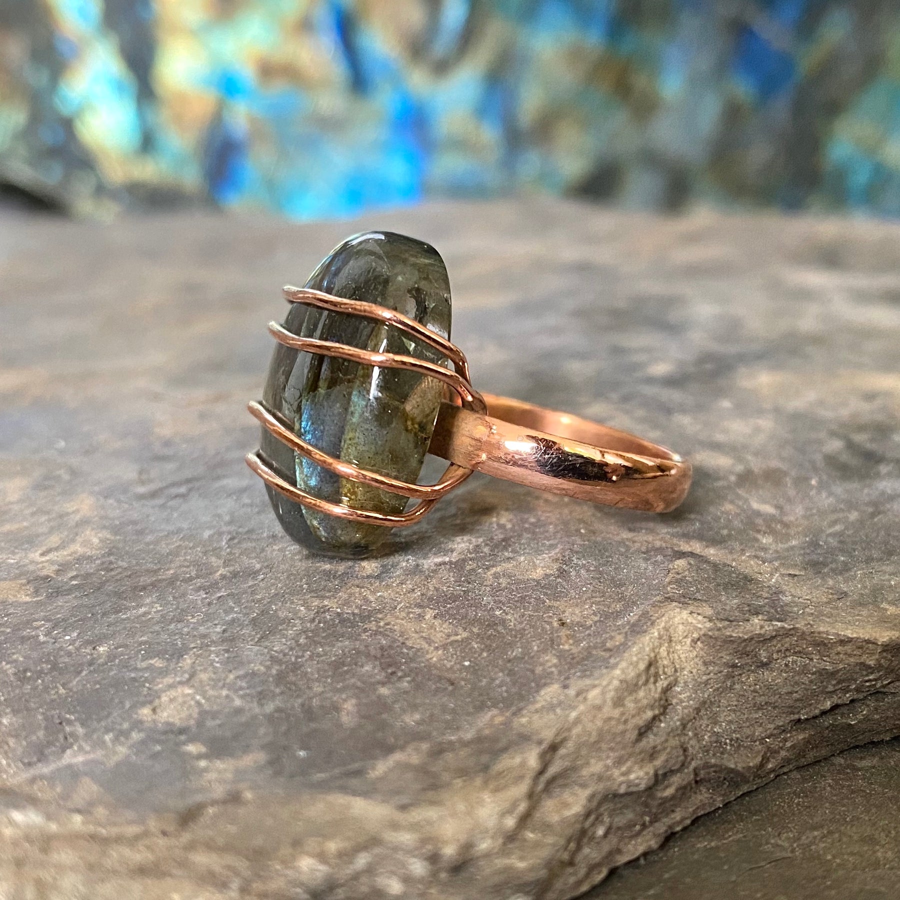 Bagues en labradorite pour femmes audacieuses et passionnées Bagues en labradorite pour femmes audacieuses et passionnées