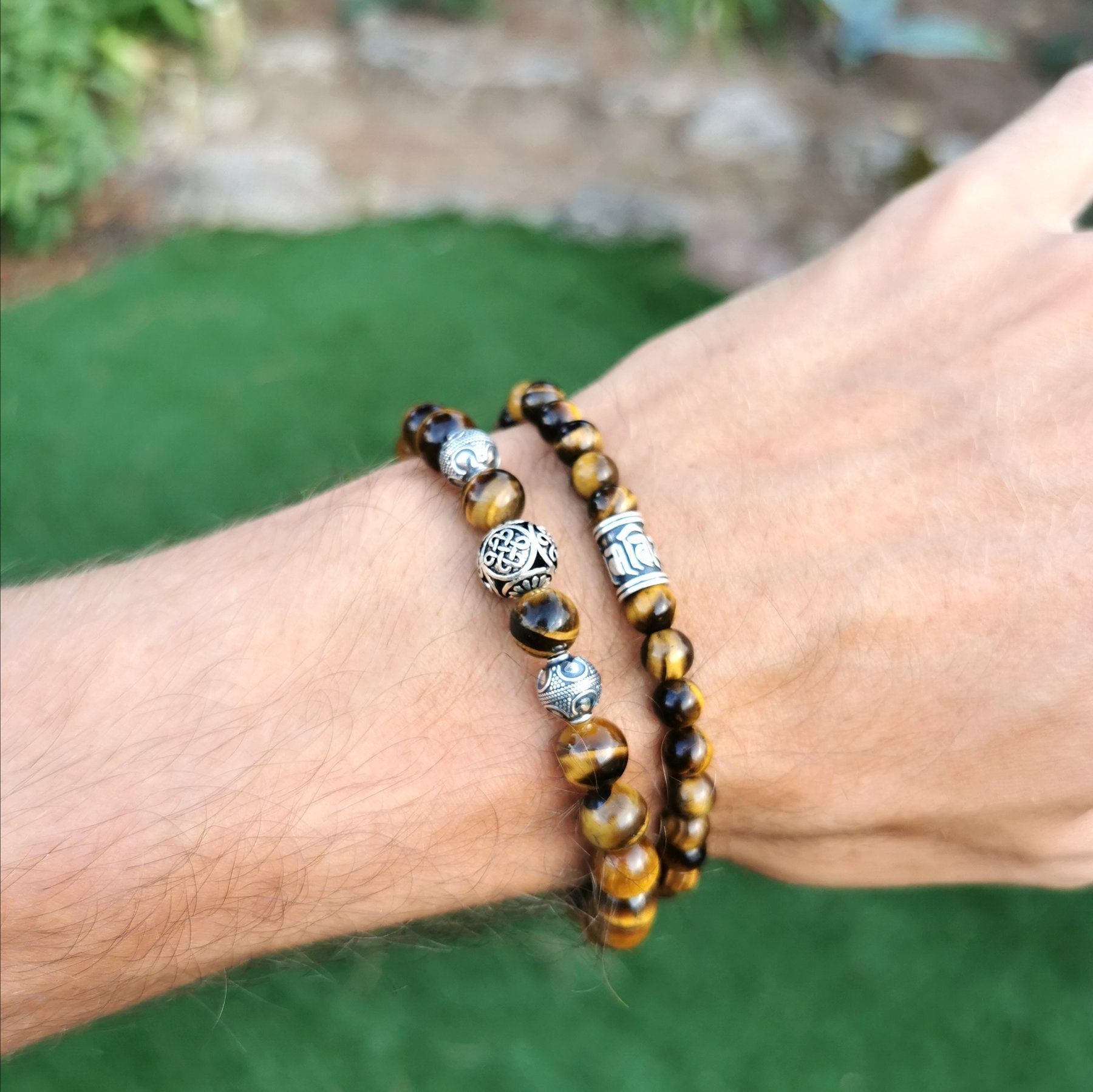 MILACOLATO Bracelets en perles pour homme, 8 mm, bracelet de tigre, en pierre de lave mate, perles élastiques réglables, cadeau de bijoux pour homme MILACOLATO Bracelets en perles pour homme, 8 mm, bracelet de tigre, en pierre de lave mate, perles élastiques réglables, cadeau de bijoux pour homme
