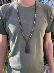 collier-mala-homme-pompon-vert-marron