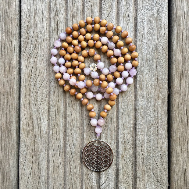 Collier Mala « Bien-être » Kunzite et Bois de santal - 6 mm,  - Ankora