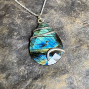 pendentif-labradorite-reflets-bleu-foncés