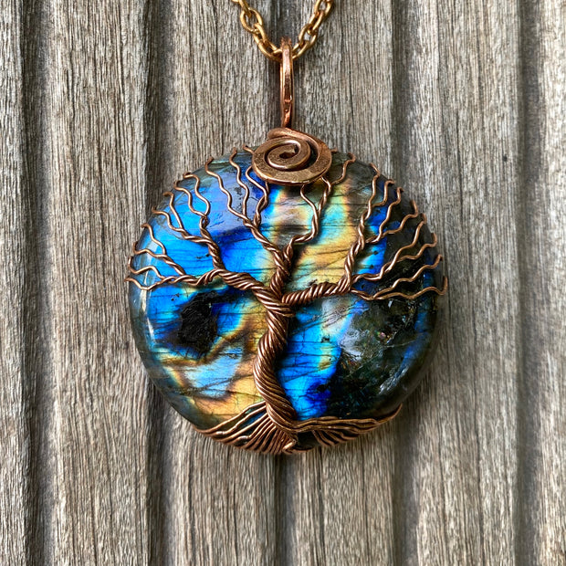 magnifique pendentif en labradorite et arbre de vie